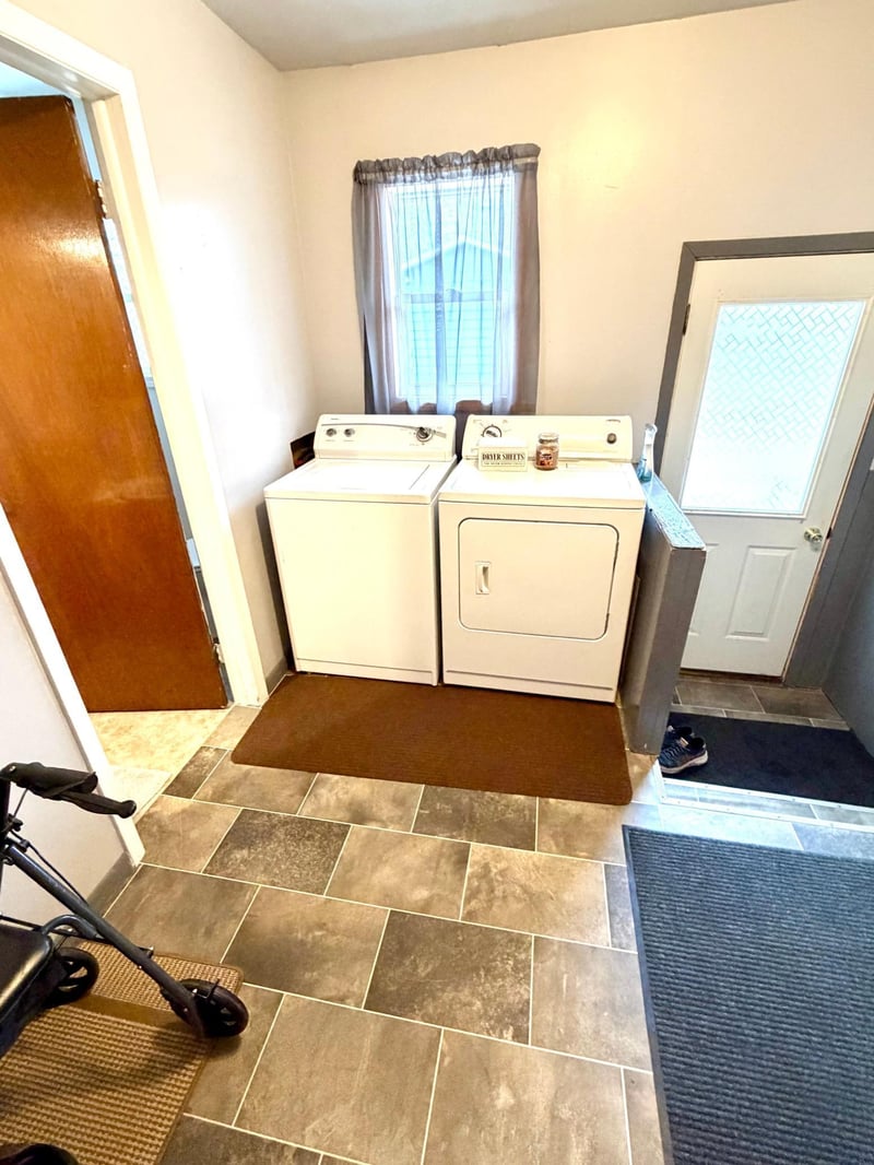 305 Harding St S, Karlstad, MN 56732