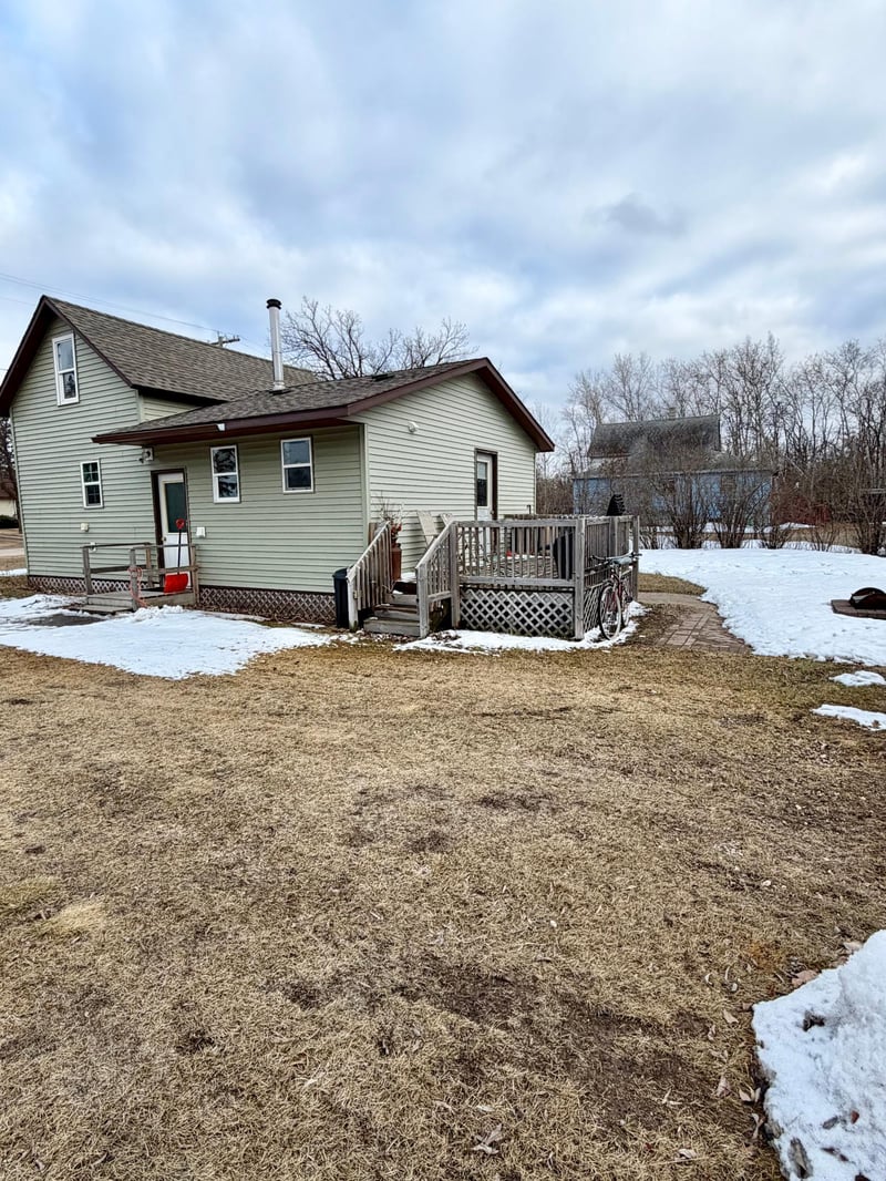305 Harding St S, Karlstad, MN 56732