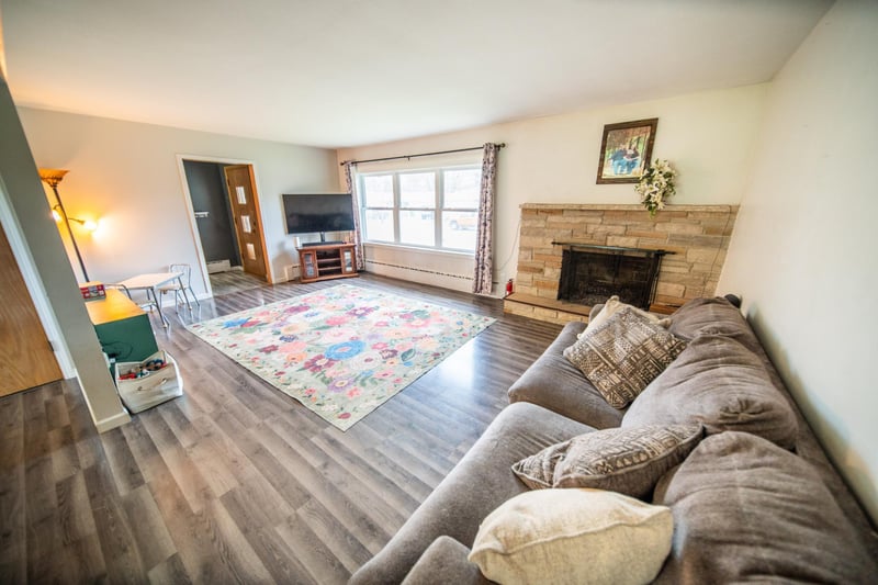 301 5th Ave Nw, Dodge Center, MN 55927