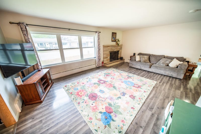 301 5th Ave Nw, Dodge Center, MN 55927