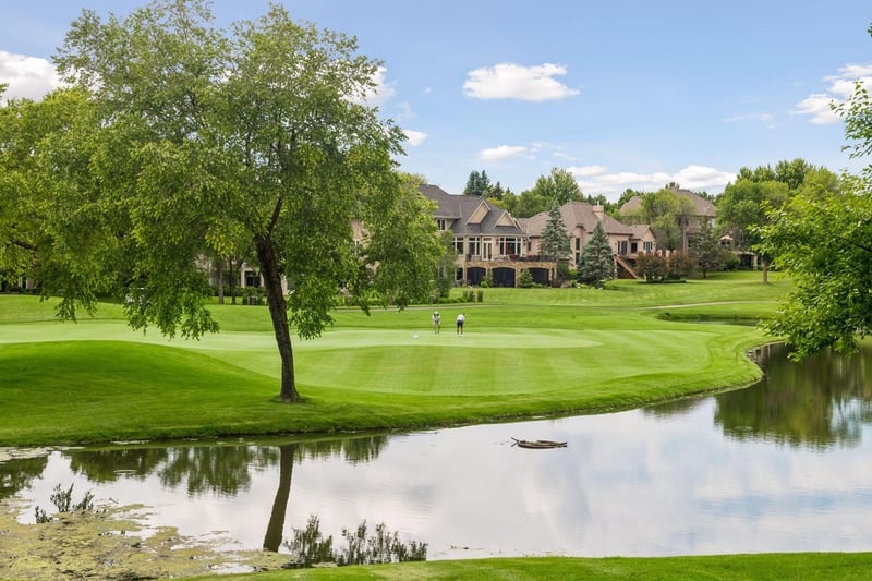 18394 Nicklaus Way, Eden Prairie, MN 55347