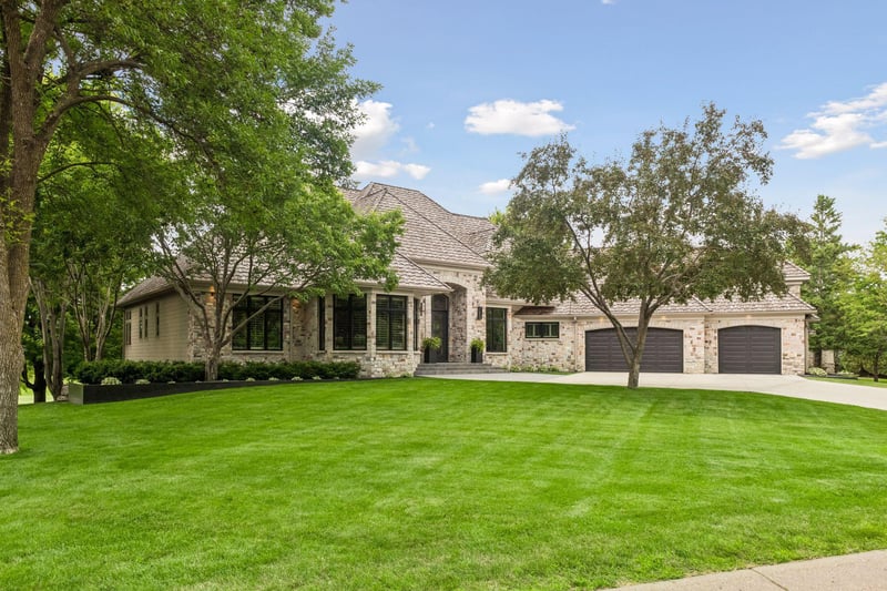 18394 Nicklaus Way, Eden Prairie, MN 55347