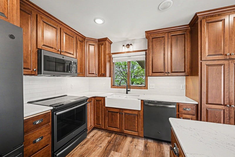 20380 400th St, Le Center, MN 56057