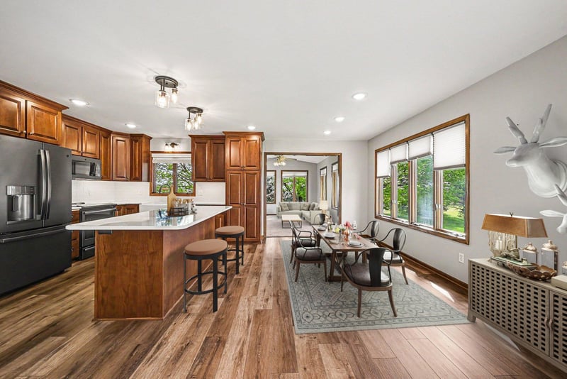 20380 400th St, Le Center, MN 56057