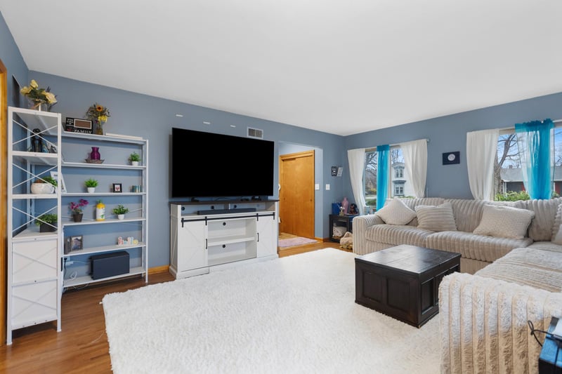 621 S Garden St, Lake City, MN 55041