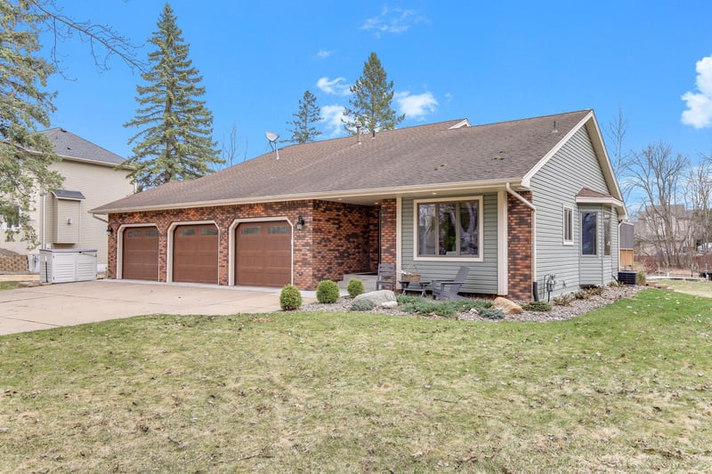 22145 Jason Ave N, Forest Lake, MN 55025