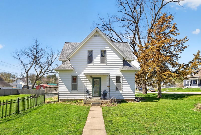 517 Pleasant St NE, Preston, MN 55965