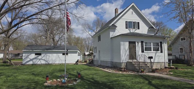 221 W Flynn St, Redwood Falls, MN 56283
