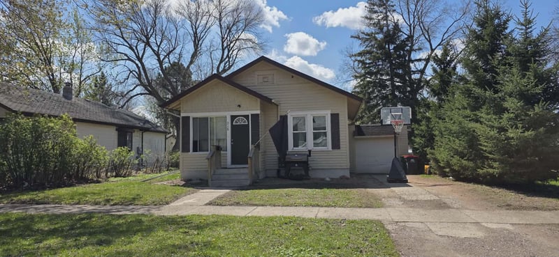 218 W Broadway St, Redwood Falls, MN 56283