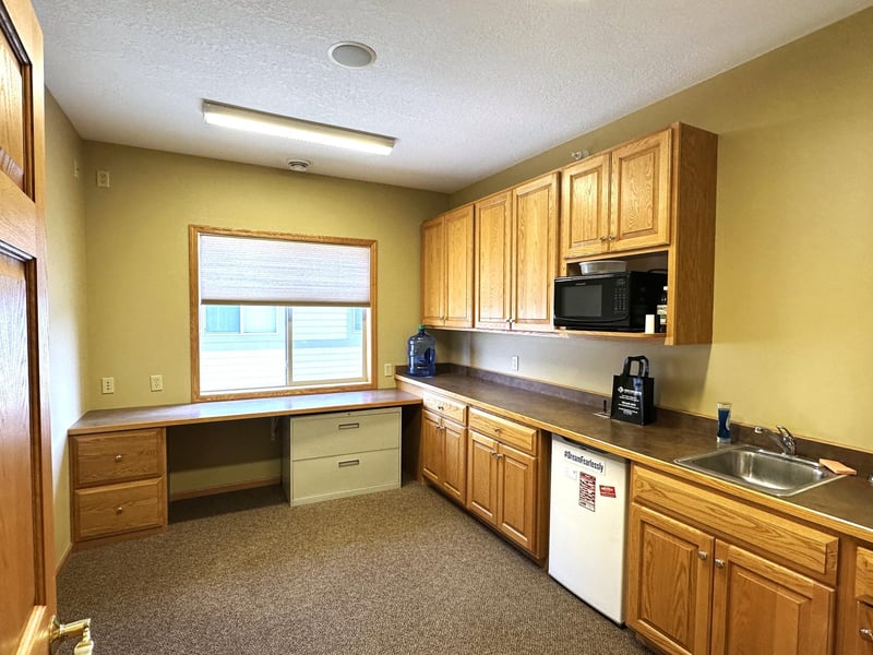 7955 Stone Creek Dr, Chanhassen, MN 55317