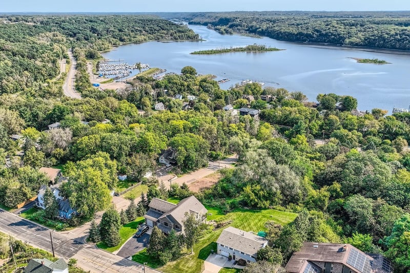 1824 1st St N, Stillwater, MN 55082