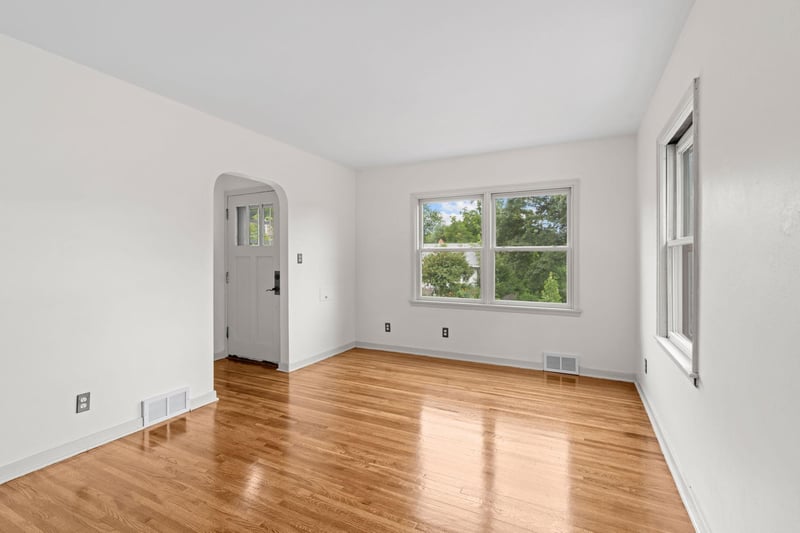 506 Wyoming St E, Saint Paul, MN 55107
