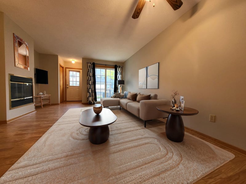 1850 Donegal Dr #4, Woodbury, MN 55125