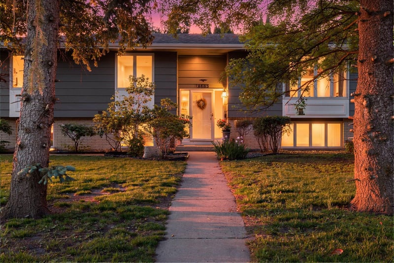 18885 Valley View Rd, Eden Prairie, MN 55346