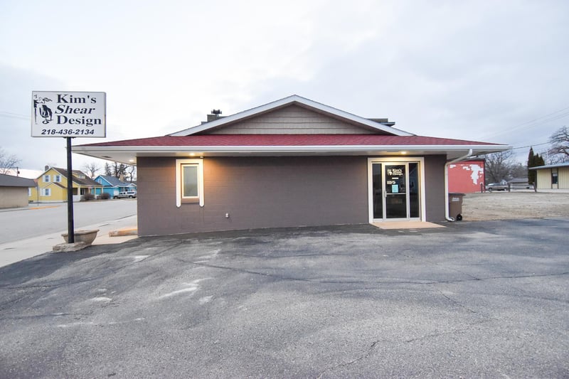 103 Mckinley Ave W, Karlstad, MN 56732