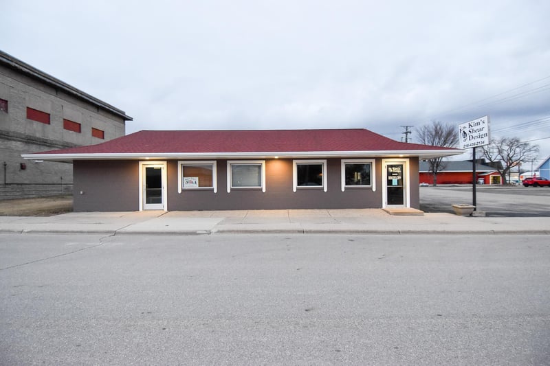 103 Mckinley Ave W, Karlstad, MN 56732