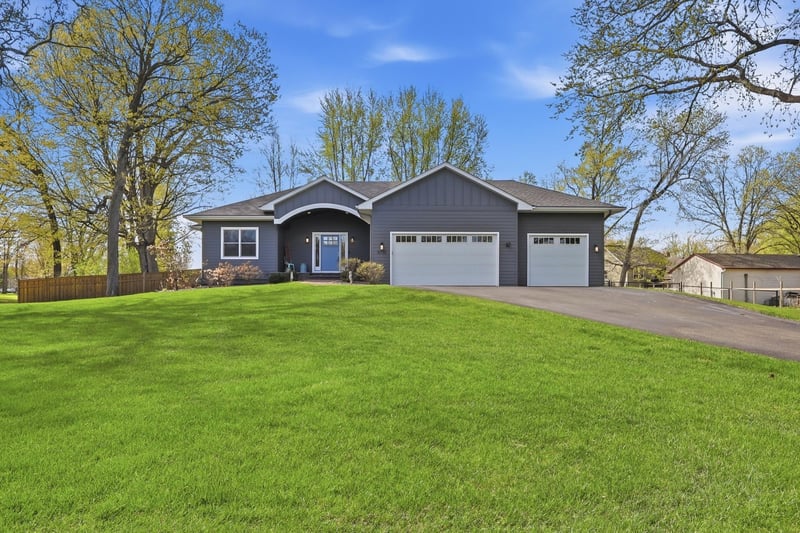 5735 Main St W, Maple Plain, MN 55359