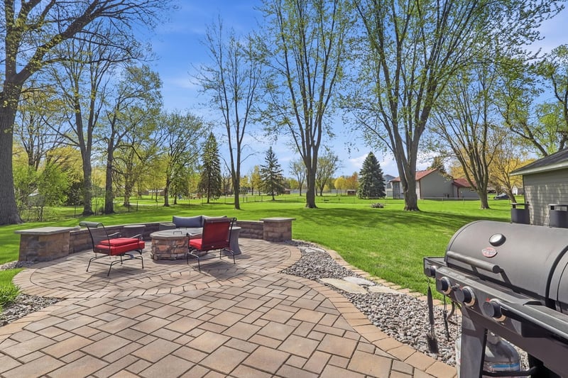 5735 Main St W, Maple Plain, MN 55359