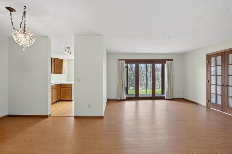 15137 Lesley Ln, Eden Prairie, MN 55346