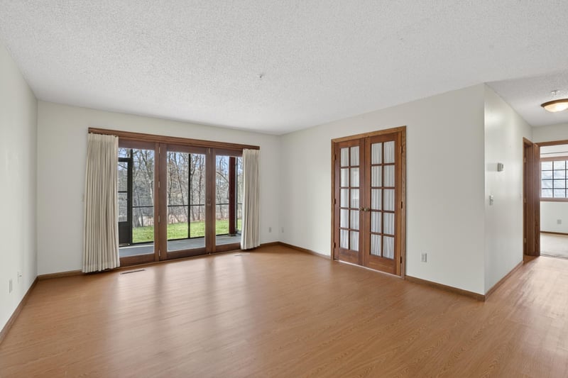 15137 Lesley Ln, Eden Prairie, MN 55346