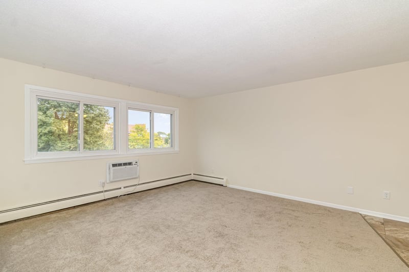 2616 Harriet Ave #303, Minneapolis, MN 55408