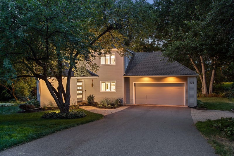 408 Turnpike Rd, Golden Valley, MN 55416