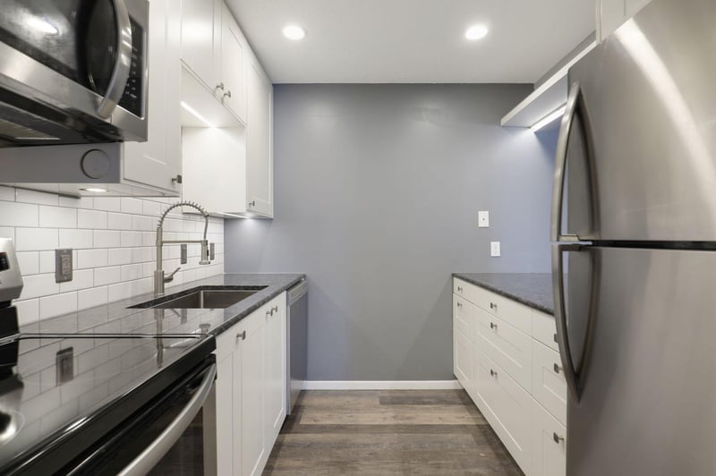 35 Nathan Ln N #203, Plymouth, MN 55441