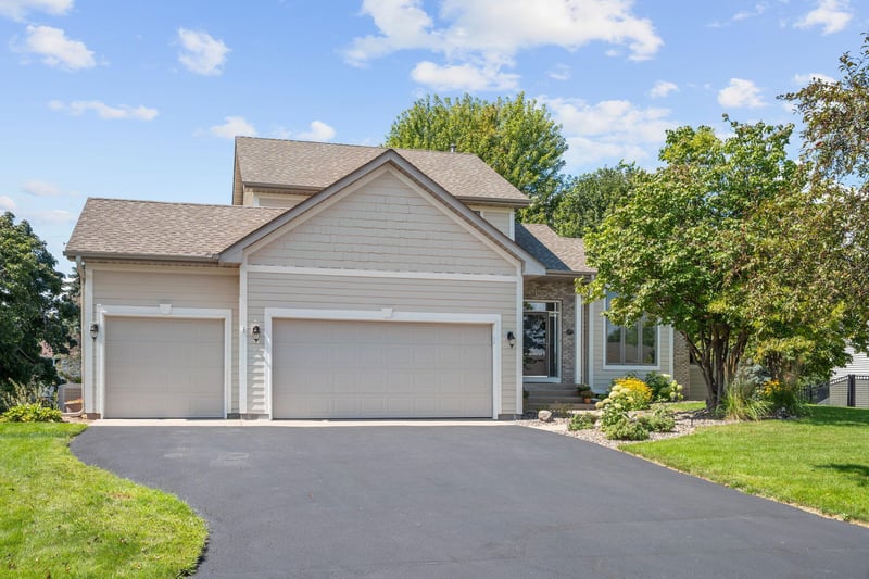 11239 Apennine Way, Inver Grove Heights, MN 55077