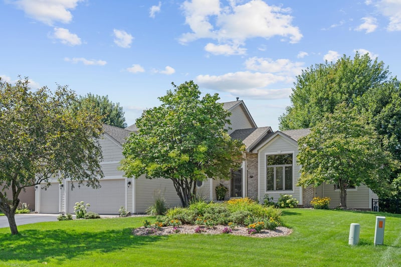 11239 Apennine Way, Inver Grove Heights, MN 55077
