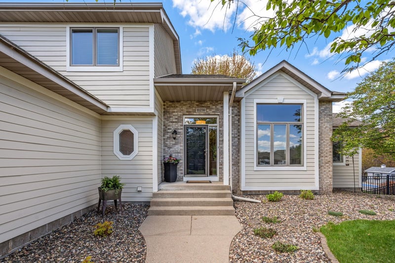11239 Apennine Way, Inver Grove Heights, MN 55077
