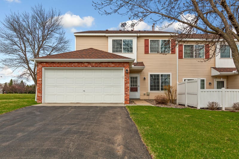 6413 158th St W, Apple Valley, MN 55124