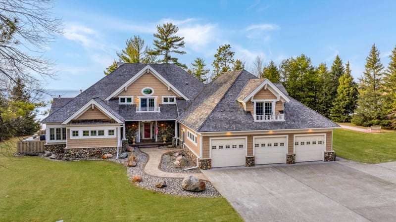 1242 Maple Leaf Trl NW, Walker, MN 56484