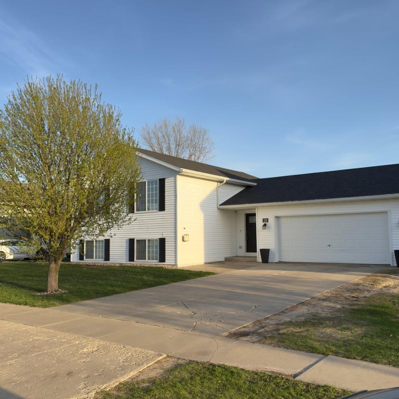 520 Elliot Dr SE, Grand Meadow, MN 55936