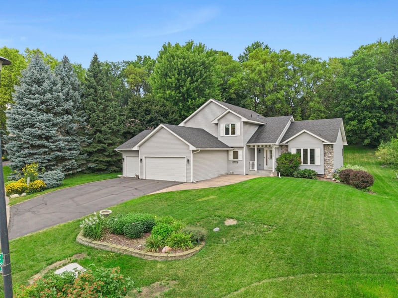 1132 Falls Cir, Chaska, MN 55318