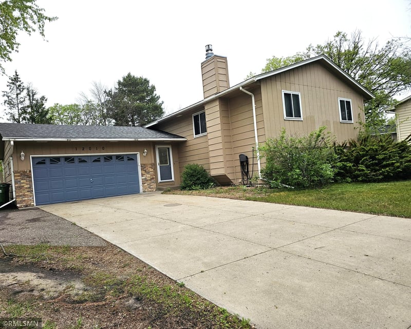 12010 Ilex St NW, Coon Rapids, MN 55448