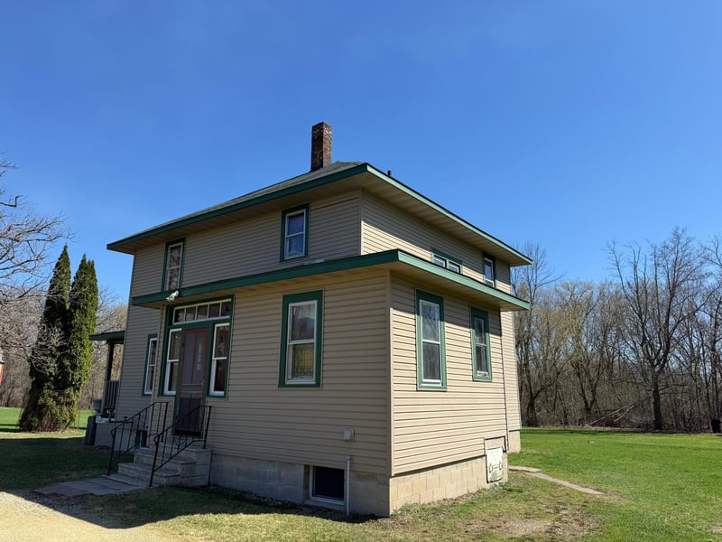 14543 530th St, West Concord, MN 55985