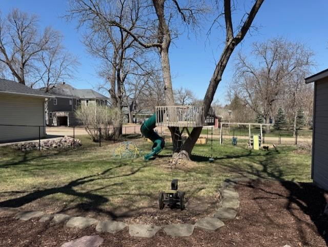 528 11th St, Windom, MN 56101