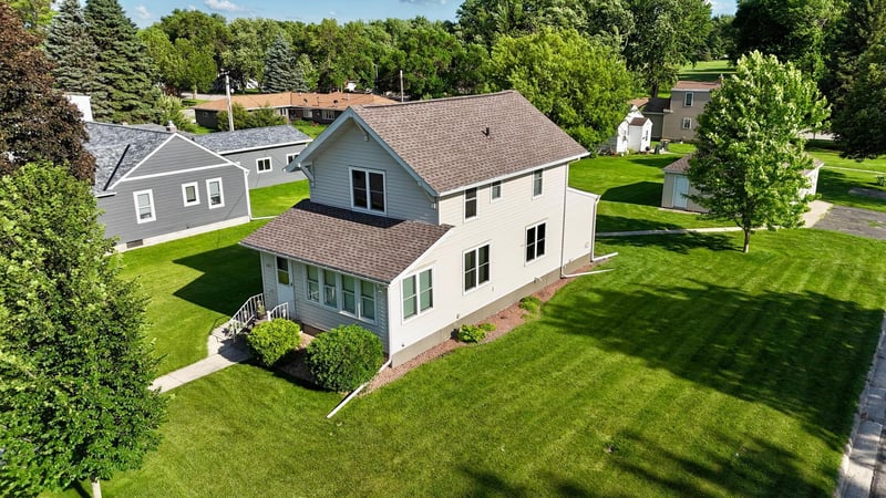407 E Fairview Ave, Olivia, MN 56277