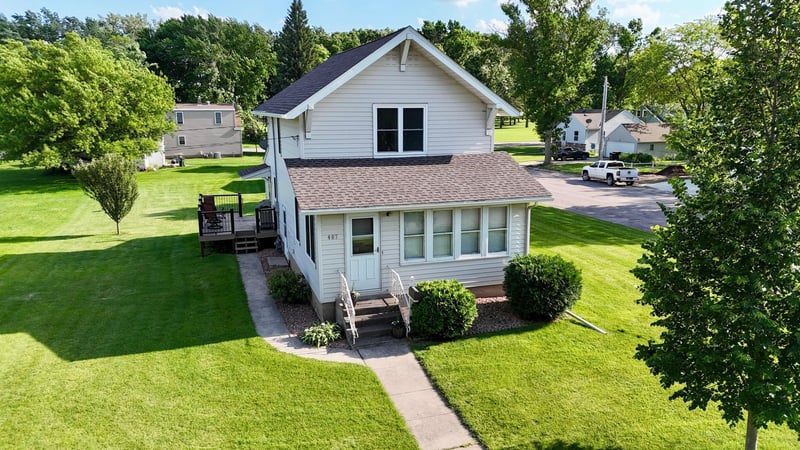 407 E Fairview Ave, Olivia, MN 56277