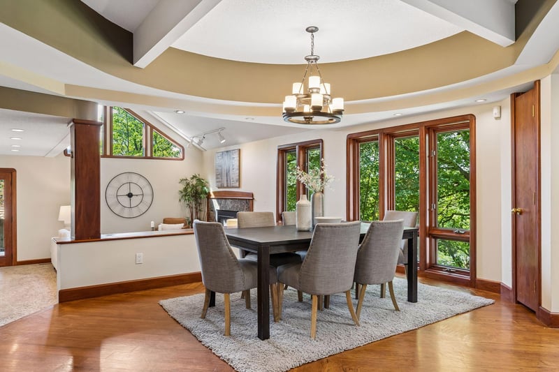 776 Golden Meadow Rd, Eagan, MN 55123