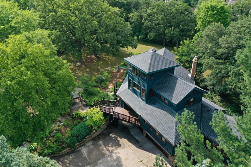 776 Golden Meadow Rd, Eagan, MN 55123