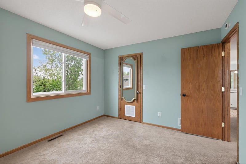 8519 S Pond Trl, Champlin, MN 55316