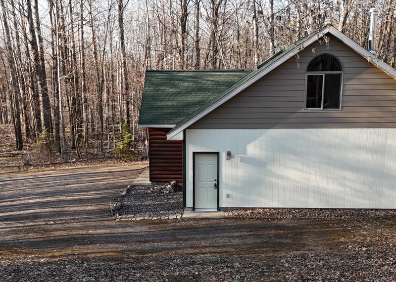1175 E Superior St, Isle, MN 56342