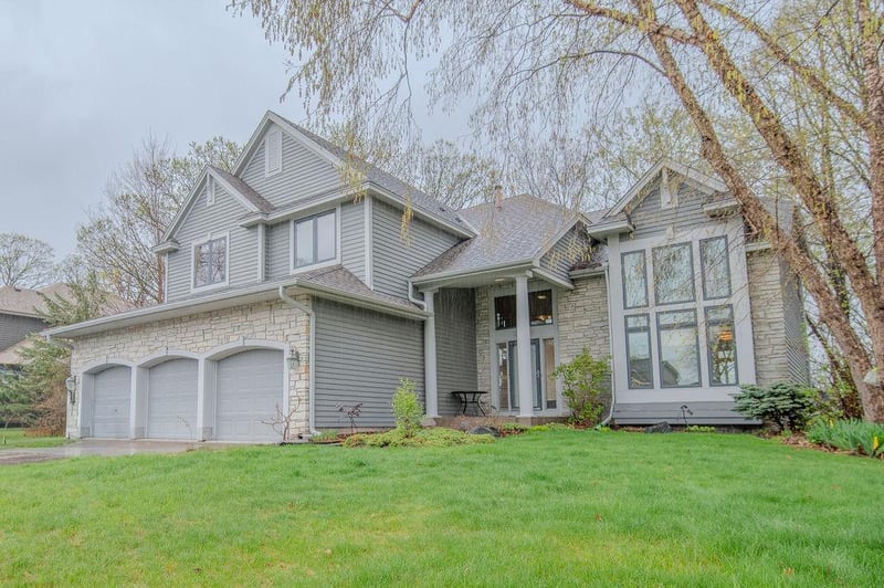 13856 Essex Trl, Apple Valley, MN 55124