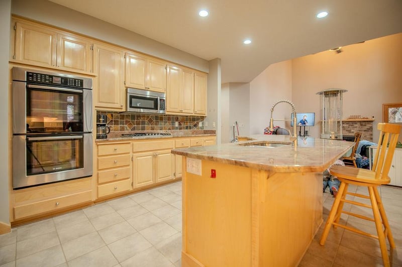 13856 Essex Trl, Apple Valley, MN 55124