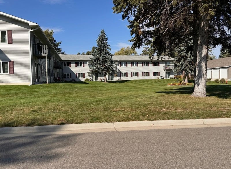 203 Ross Pl N #104, Walker, MN 56484
