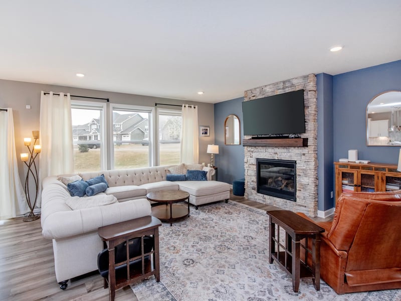6380 Apple Ct, Inver Grove Heights, MN 55077