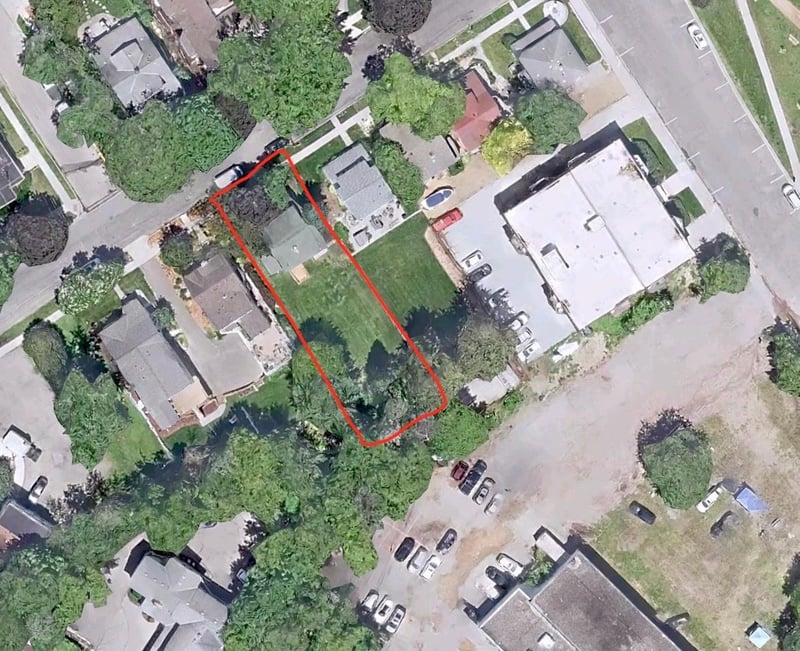 35 Center St, Excelsior, MN 55331