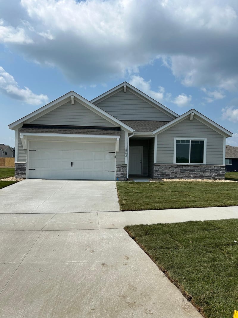 1863 Robinson Ln NE, Byron, MN 55920