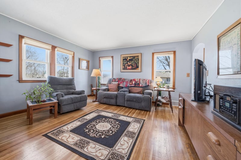 31 5th St NW, Glenwood, MN 56334